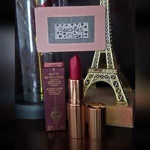 🆕 Charlotte Tilbury Matte Revolution Lipstick 💄 Red Carpet Red